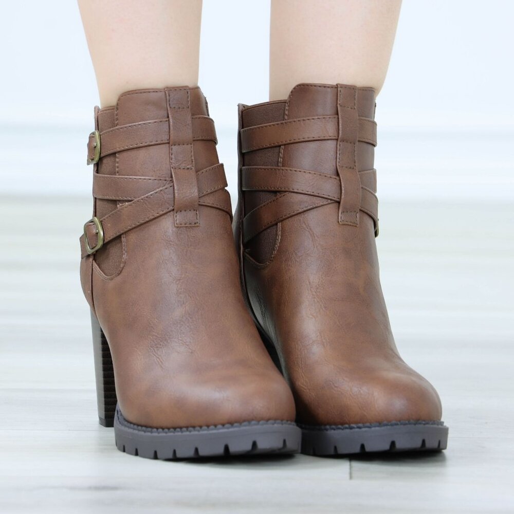 Brown Ankle Boots Chunky Lug Block Heel Synthetic Leather Round Toe - Picture 3 of 13